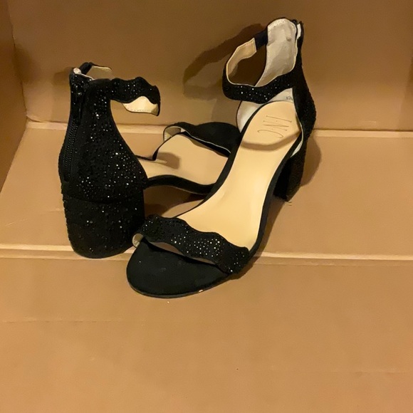 INC - Picture 3 of 4